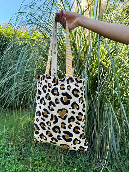 Leopard Double Throw with Tote Bag