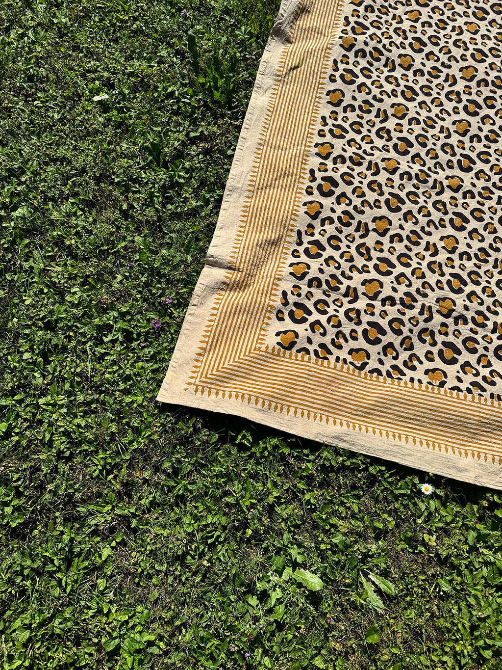 Leopard Double Throw with Tote Bag