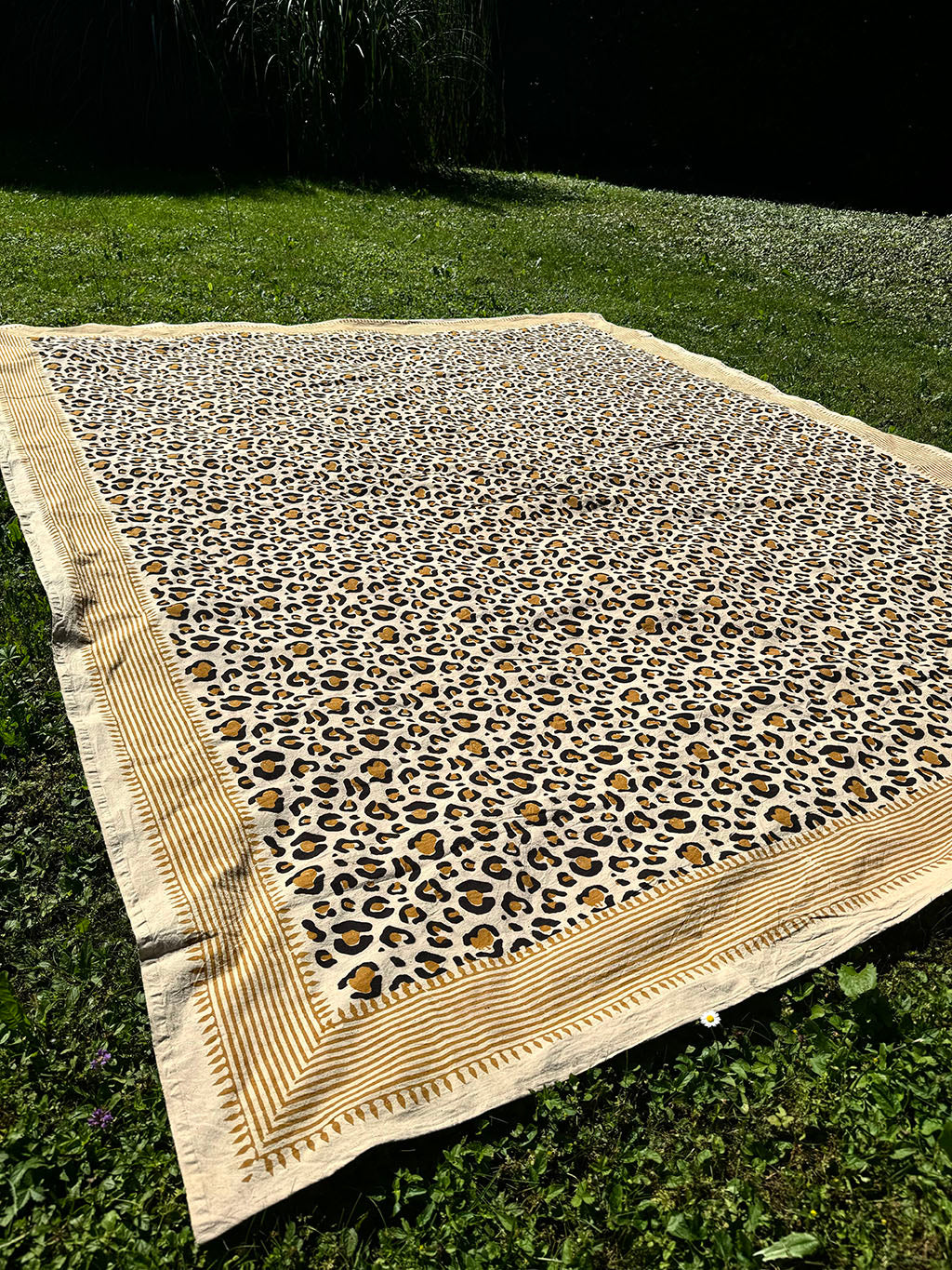 Leopard Double Throw with Tote Bag