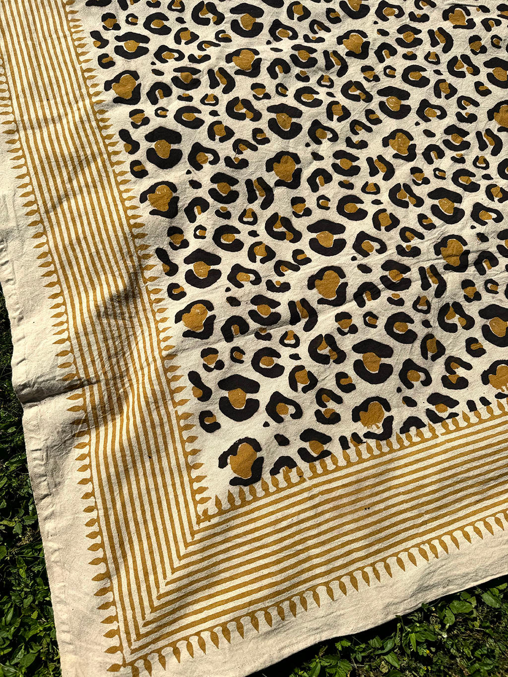 Leopard Double Throw with Tote Bag